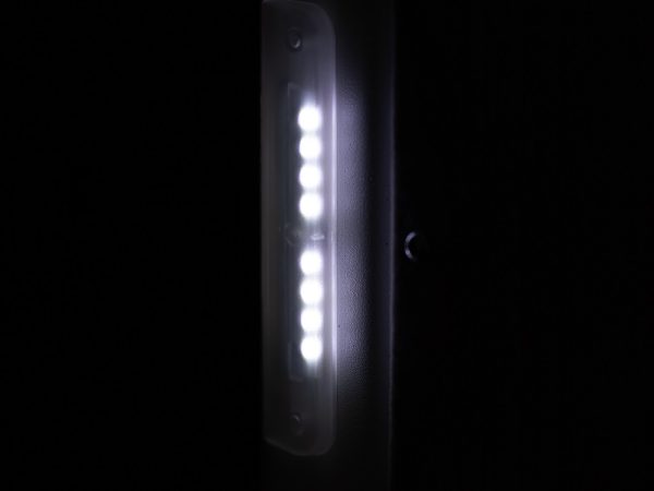 Como as Caixas de Luz Interna Podem Facilitar o Uso Diário de Seu Cofre?